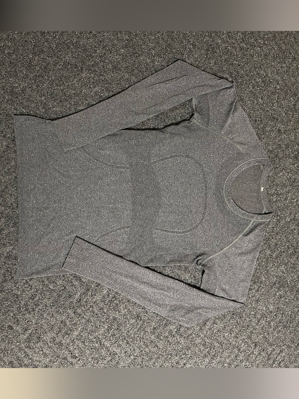 Lululemon Women’s Gray Seamless Long Sleeve Athletic Top